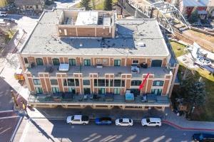 Ski in Ski out Main Street Balcony Hot Tub