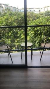 Lovely & quiet place, park view & private parking