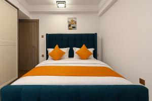 Skyline Comfort Modern 1BR Retreat Valley Arcade