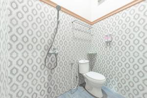 Urbanview Hotel Rifal Home Tegal
