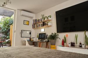 Departamento con patio Bellas Artes