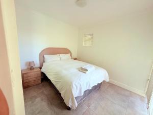 Italian luxe 6 sleeper apartment near canal walk
