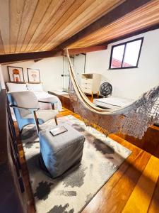 Sob o Brilho do Farol de Itapuã