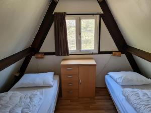 Charming chalet in Durby with patio