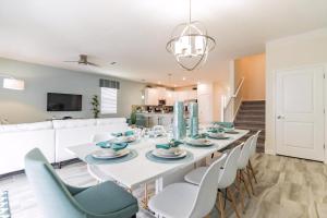 Champions Gate Resort!! Game Room, Theater, Near Disney!!!