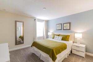 Champions Gate Resort!! Game Room, Theater, Near Disney!!!