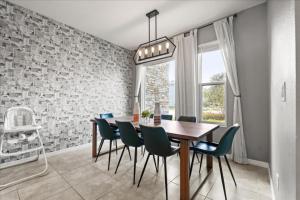 3 Bedrooms 35 Bathrooms Solara 2155Cb