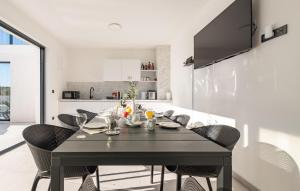 Lovely Home In Pridraga