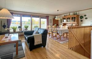 2 Bedroom Awesome Home In Svanskog