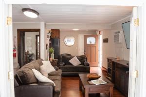 Waterfront Retreat on Main St