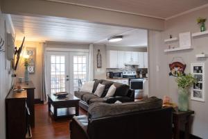 Waterfront Retreat on Main St