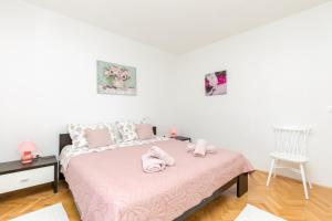 Apartments by the sea Slatine, Ciovo - 24266