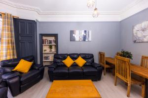 Lovely Apartment by Calton Hill