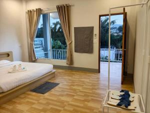 Little Mon Pai Resort