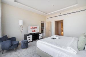 Free housekeeping visits during your stay - StayShort - Palm Jumeirah Getaway for 2 with Sea View