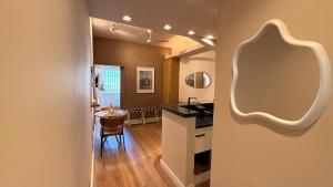 Studio Quarto e Sala Moderno em Ipanema, próximo a praia