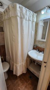 Hermosos Departamentos en Mar del Plata en el Centro La Perla a 2 cuadras de la playa, costa y peatonal, uno con balcón y vista al mar y otro interno