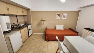 Hermosos Departamentos en Mar del Plata en el Centro La Perla a 2 cuadras de la playa, costa y peatonal, uno con balcón y vista al mar y otro interno