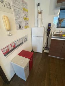 4 min to JR Entire 3BR House w Garage Family Friendly Fast WiFi