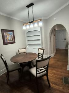 Beautiful 1King 1Ba APT in treasured Belhaven