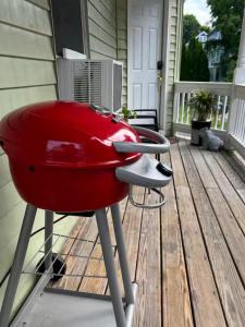 Boston cozy studio walk to train and buses in good neighborhood