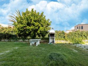 A 150 meter long mare, 2 fish img31