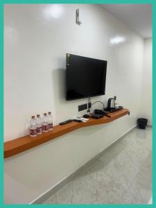 Hotel Budget Diamond Inn Near Mahakal Temple -All Room Air conditioned And Spacious, with Wifi -Best Budget Hotel