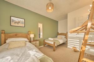 Cosy 2BR Cottage Steps to Town & Peak District