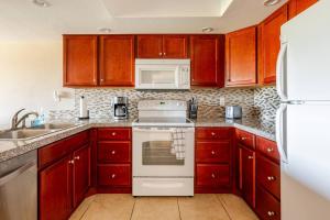 Condo with Golf Course & Camelback Mountain Views