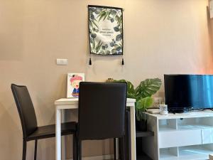 市中心宁曼的套房公寓泳池健身房停车场Downtown swimming pool, gym, and parking lot