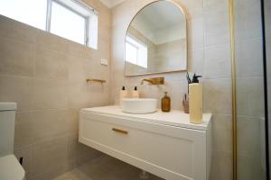 Anzac Highway Getaway Apartment in Plympton