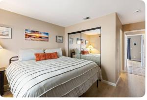 Hidden Gem 3Bed 3Ba Retreat Jacuzzi AC Balconies