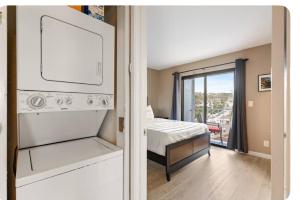 Hidden Gem 3Bed 3Ba Retreat Jacuzzi AC Balconies