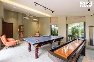 StayVista at Villa Lemonade with BBQ & Bonfire