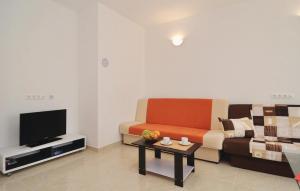 2 Bedroom Stunning Apartment In Nin