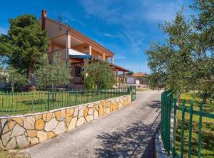 Villa Lara With Pool And Sea View
