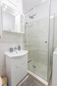 MODERN Studio ApArt Hotel - near AquaPark Amazonia and Hospitals Babes and Cardiology