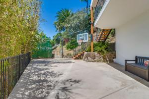 Resort Living: Hoops Outdoor Bar Views PoolSpa