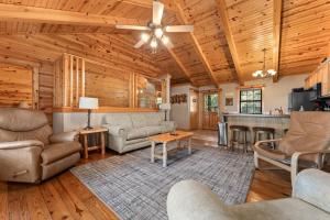 Ozarks Oasis cabin