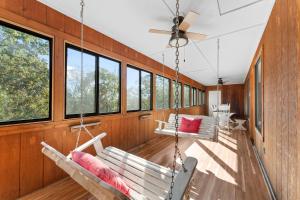 Ozarks Oasis cabin
