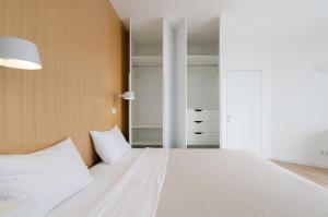 Petrovdom 35-74 in Panoramic 2 Bedroom Apartments at RC Kvartet, 16Г Vasyl Lypkivskyi Street