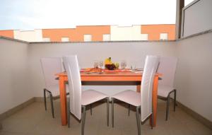 Lovely Apartment In Nin With Swimming Pool