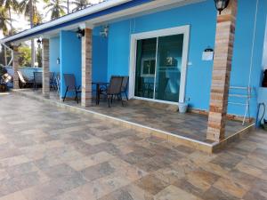 Blue Beach Bungalow