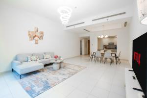 Nivis find- Bay square -1 BHK