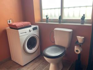 Studio Cosy avec déco artisanale unique