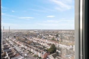 Modern High Rise Two Bed Apartment Central Croydon