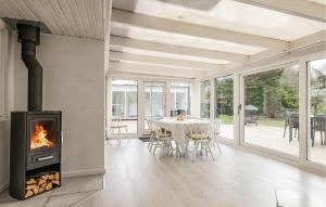 4 Bedroom Lovely Home In Væggerløse