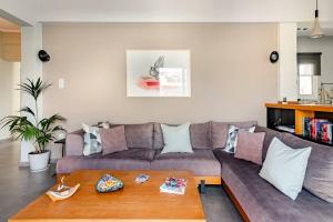 AthenSunapartment top floor 5min metro