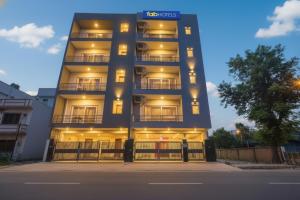 FabHotel Sunshine