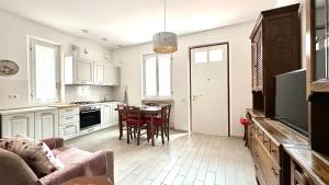 Bilocale con balcone a Numana - N080